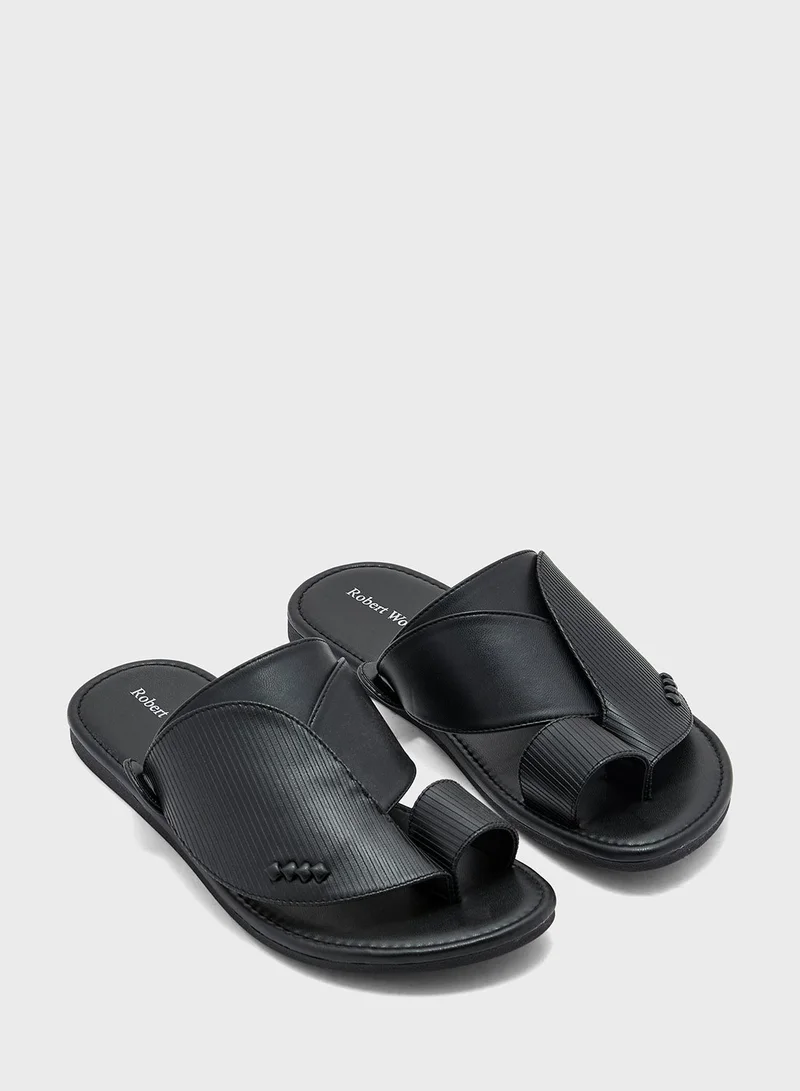 روبرت وود صنادل عربية تقليدية