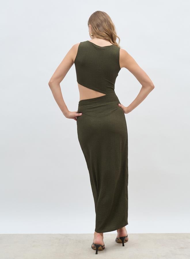 Styli Women Green Textured Cut Out Waist Sheath Maxi Dress with Side Slit - Image 5
