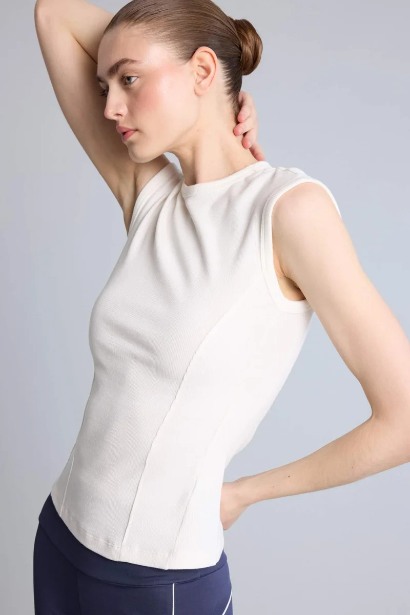 ديفاكتو Girl Slim Fit Crew Neck Modal T-Shirt