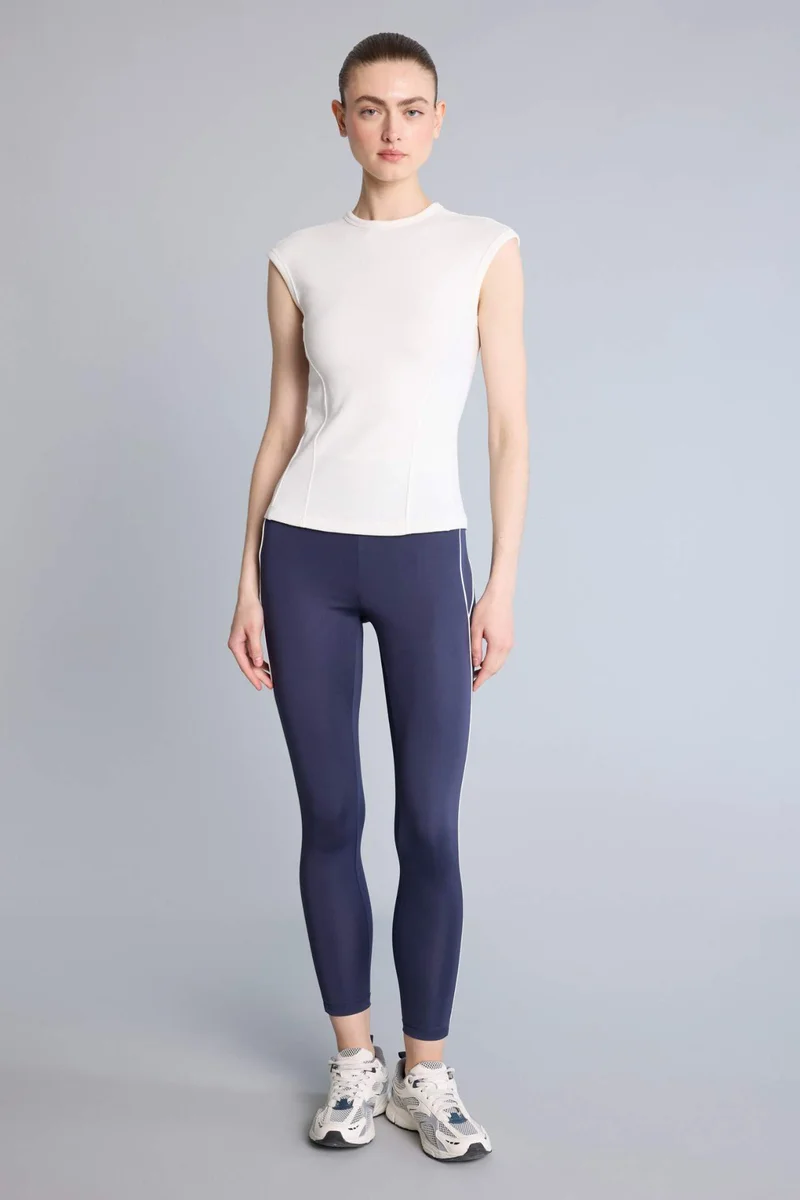 ديفاكتو Girl Slim Fit Crew Neck Modal T-Shirt