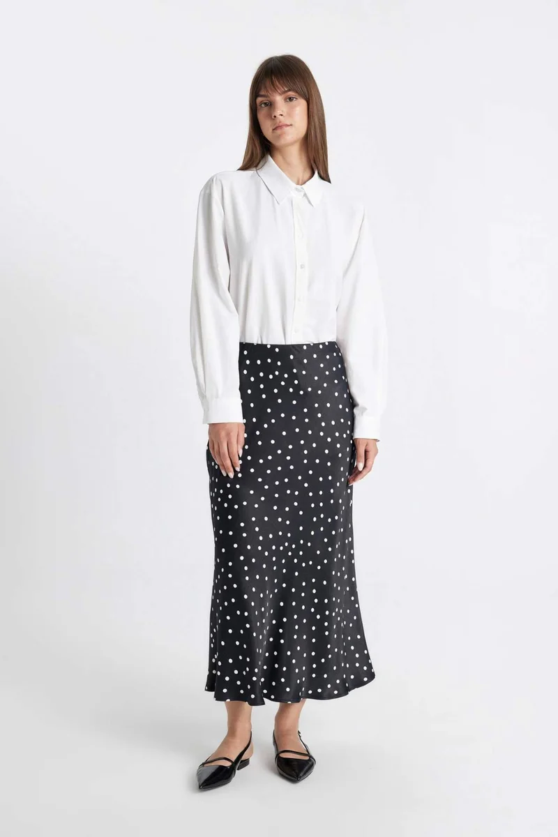 ديفاكتو A Cut Printed Satin Maxi Skirt