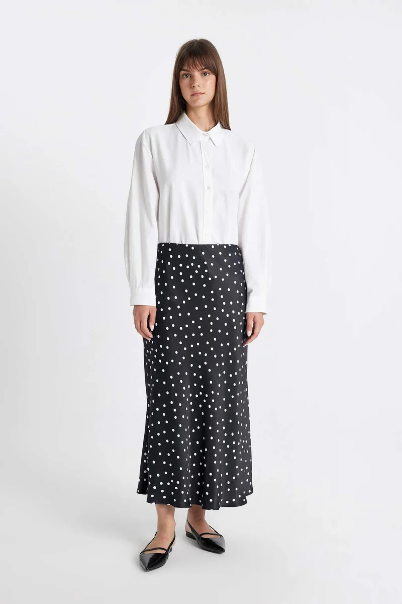 ديفاكتو A Cut Printed Satin Maxi Skirt