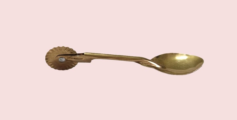 GS KITCHENWARE GS Brass Karanji Cutter Tool GujiaShankarpali Cutter 2 in 1 Brass Spoon with Cutter Pack of 1 - Image 3