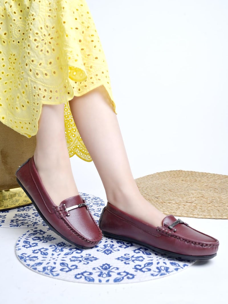 Shoetopia أحذية شوتوبيا النسائية بتفاصيل قوس علوي للنساء والفتيات - Image 1