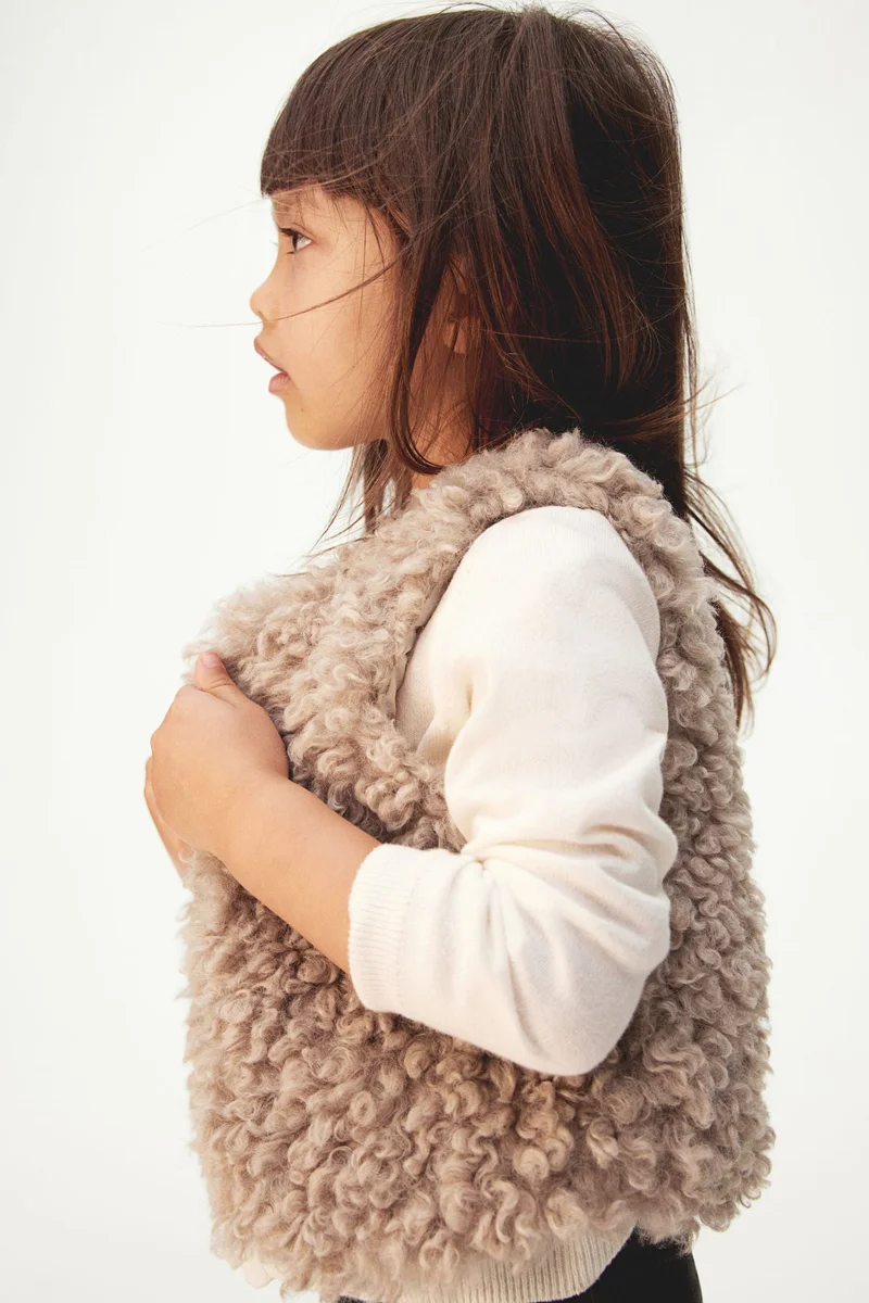 اتش اند ام Fluffy Gilet