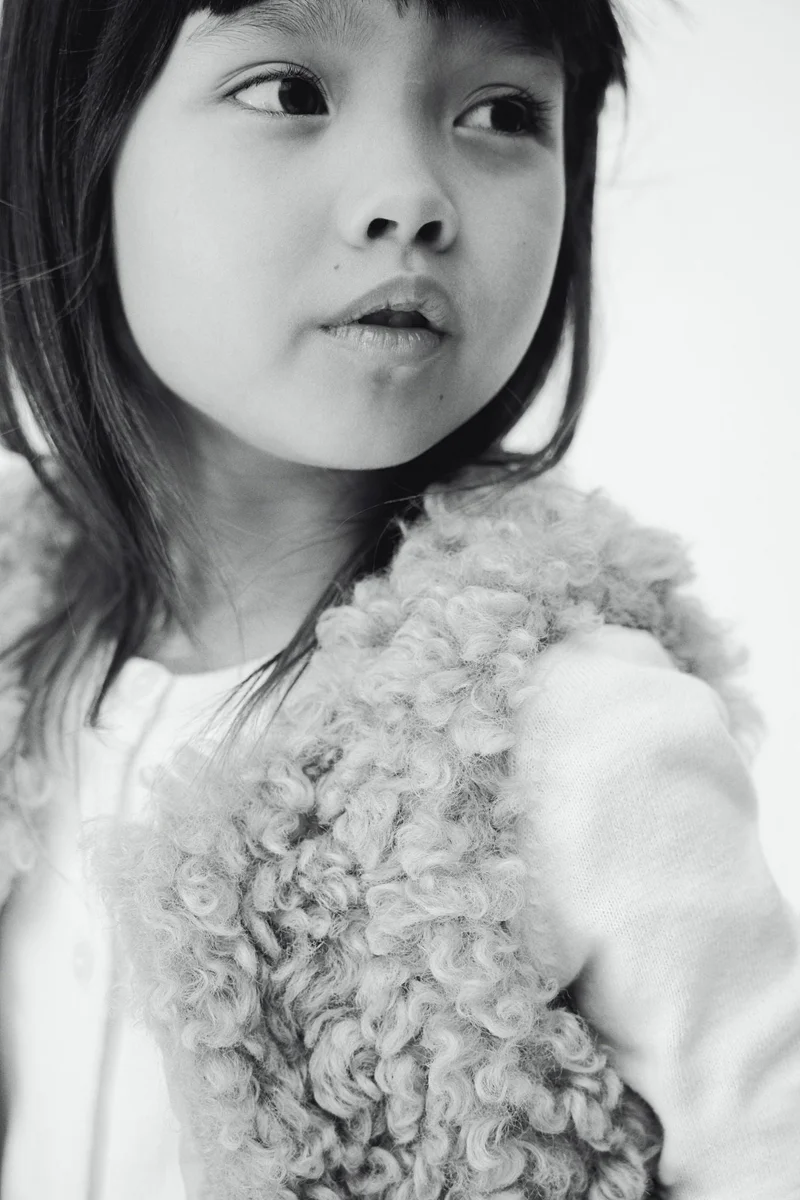 اتش اند ام Fluffy Gilet