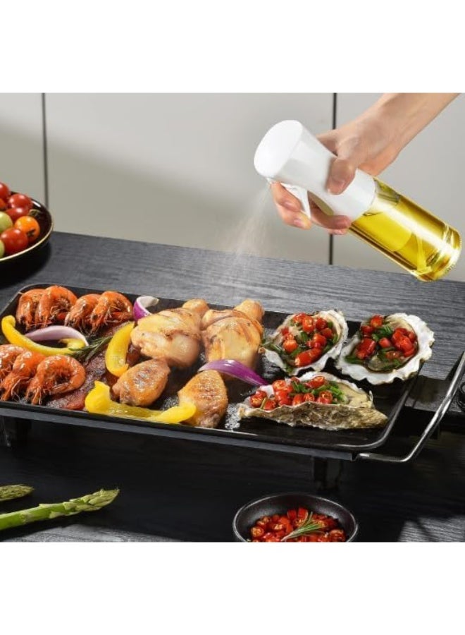 كازادورا زجاجة بخاخ الزيت من CAZADORA بسعة 200 مل، مناسبة للمقلاة الهوائية والطبخ اليومي، تصميم أنيق بلون أبيض مع زجاج شفاف يتيح رؤية مستوى الزيت بسهولة، تعمل بنظام ضخ يدوي بدون غاز، مما يجعلها آمنة وصديقة للبيئة وصالحة لجميع أنواع الزيوت مثل زيت الزيتون وزيت دوار الشمس وزيت السمسم، مزودة بفوهة رش دقيقة تمنع التسرب وتوزع الزيت بشكل متساوٍ، تساعد على التحكم في كمية الزيت المستخدمة لتقليل الدهون، تصميم مانع للانزلاق وسهل الإمساك، قابلة لإعادة التعبئة وسهلة التنظيف، مثالية للشوي والسلطات والطهي داخل المطبخ أو أثناء التخييم والرحلات، تدمج بين الشكل العصري والأداء العملي، إضافة مثالية لأي مطبخ حديث يحرص على الطهي الصحي والمتوازن. - Image 3