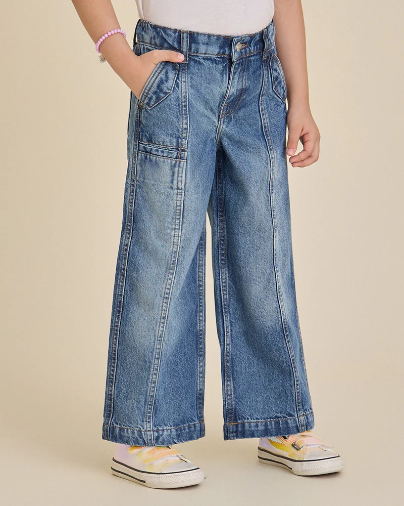 ردتاغ جينز واسع بقصة Cut & Sew باللون الأزرق للبنات