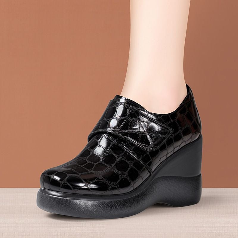 Soft Bottom Patent Leather Wedge Moms Shoes Women'S Platform Waterproof Platform Round Head Comfortable Wear Moms Shoes Plus Size Deep Mouth Shoes - Image 3