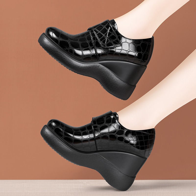 Soft Bottom Patent Leather Wedge Moms Shoes Women'S Platform Waterproof Platform Round Head Comfortable Wear Moms Shoes Plus Size Deep Mouth Shoes - Image 5