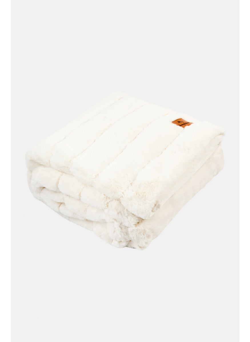 Faux Fur Throw Blanket 177  X 127  cm, White - pzsku/Z79911EF163B945B5404DZ/45/_/1737642965/4d349c07-f88f-404b-9f02-e8a591b0c7ca