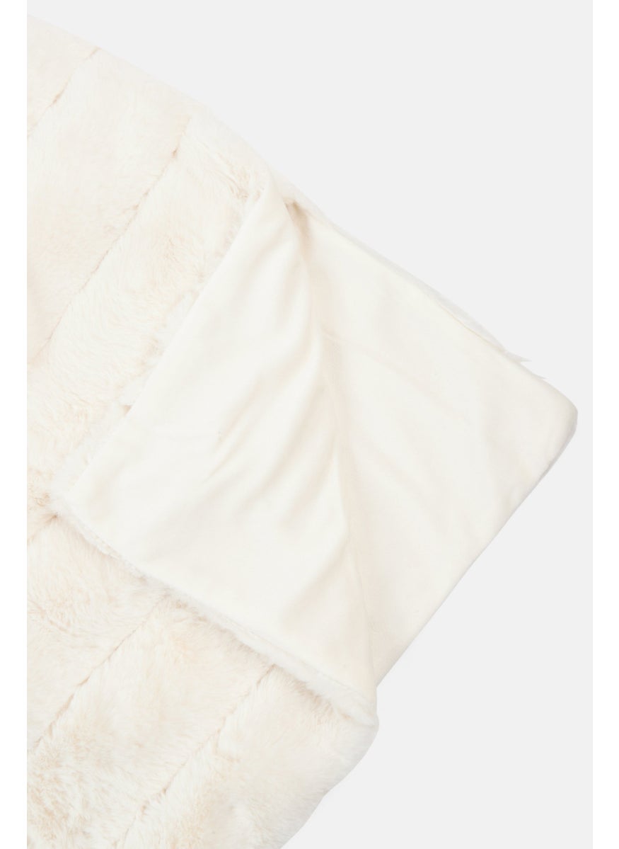 Faux Fur Throw Blanket 177  X 127  cm, White - pzsku/Z79911EF163B945B5404DZ/45/_/1737642966/7b40f94d-cc61-4d62-8d6c-826495842e8f