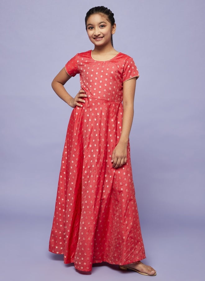 أيه كيه إس فستان ماكسي بنقوش عرقية للبنات باللون الأحمر - Image 1