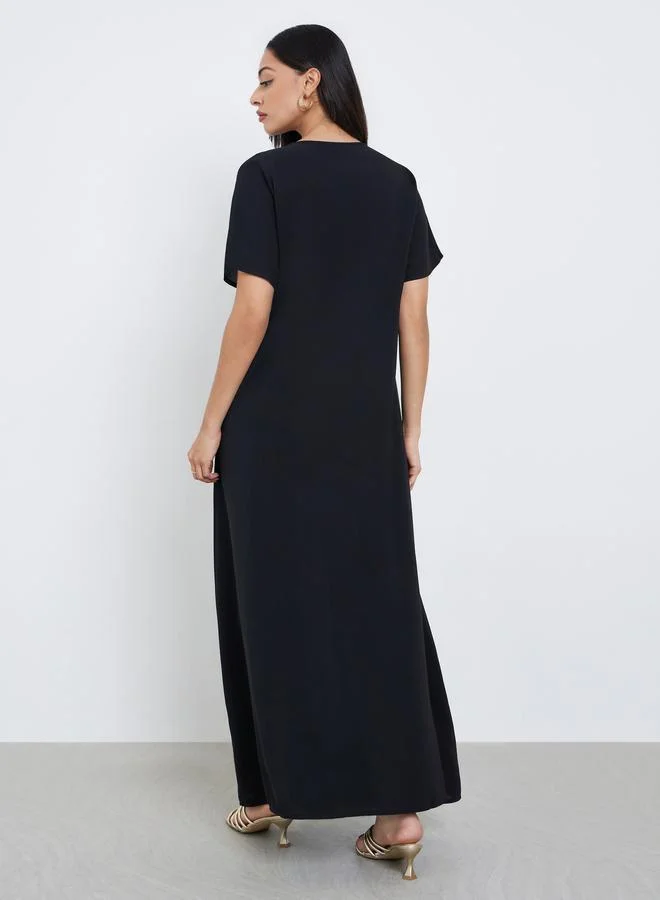 Amirah Amirah Black A-Line Under Abaya Jalabiya with Patch Detail