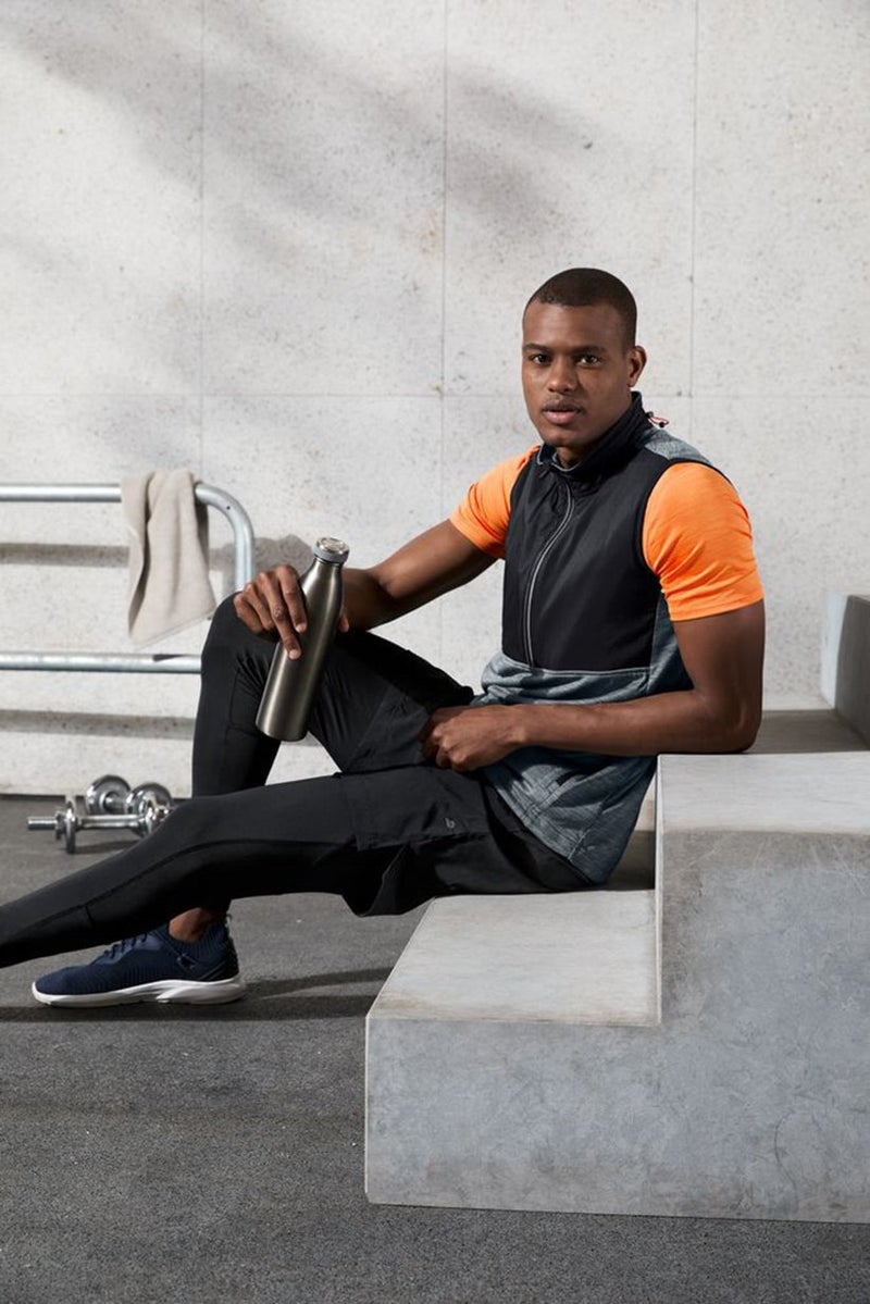 Tchibo سترة رياضية للرجال بتصميم ملون، أسود - Image 1