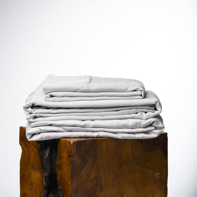 OLIVE CRATE EUCALYPTUS SHEETS SET COOLING SHEETS FOR HOT SLEEPERS 100 ORGANIC TENCEL LYOCELL KING SIZE HYPOALLERGENIC MOISTUREWICKING DEEP POCKETS SOFT DURABLE 76 X 80 GRAY MIST