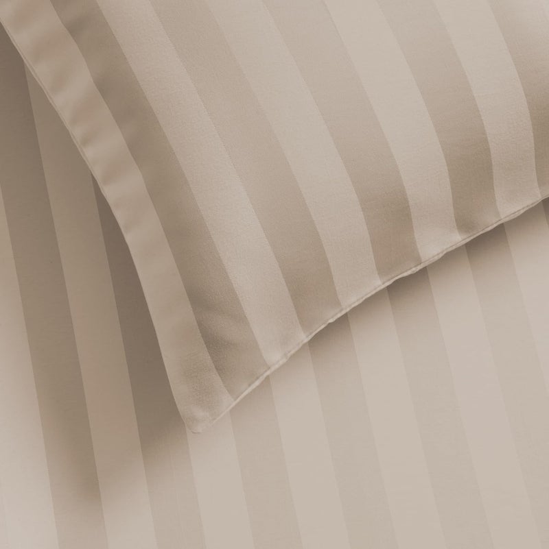 مجموعة شراشف ماستر للفراش المطاطية، تناسب سرير 200 × 200 سم، لسرير مزدوج، 3 قطع مقاس كينغ مع جيب عمق 35 سم، مجموعة شراشف ناعمة من الألياف الدقيقة بنمط مخطط، بيج متوسط - Image 4
