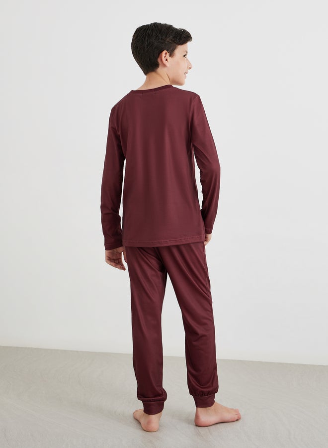 Styli Boys Red Slogan Print T-Shirt and Pyjama Set - Image 5