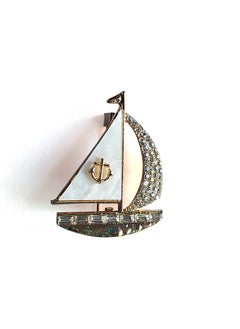Generic Brooch Boat with Crystals - Gold Color 