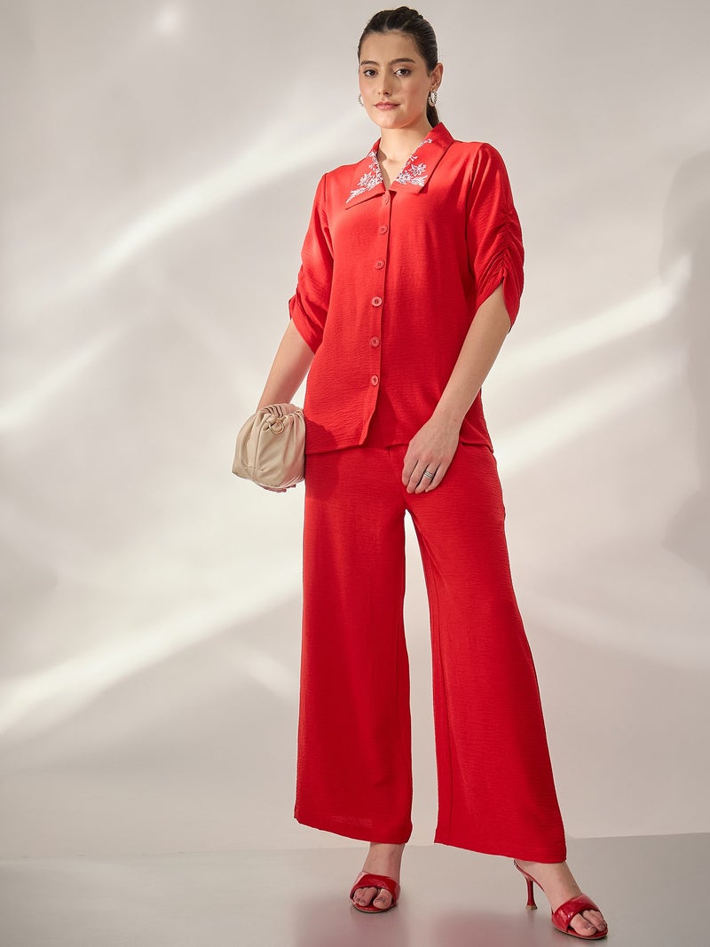 بانيت طقم متناسق (Co-ord Set) قميص مطرَّز بياقة كلاسيكية مع بنطلون - أحمر - Image 4