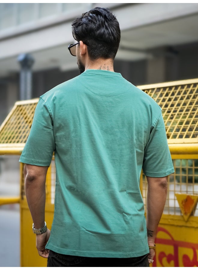 مانياك تيشيرت قطن رجالي بطباعة دائرية برقبة نصف كم بلون أخضر بيرلي وكريمي - Image 4