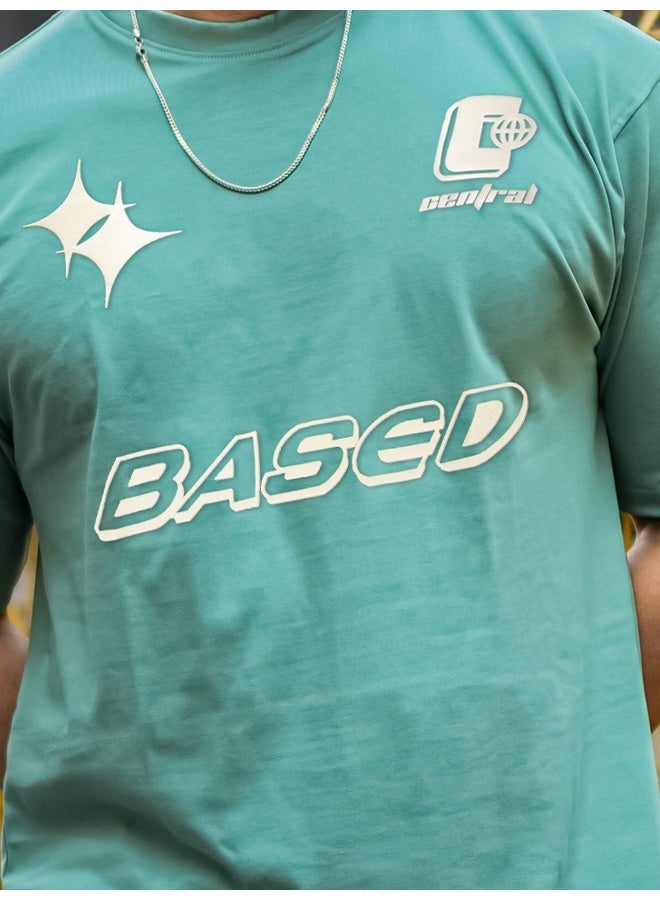 مانياك تيشيرت قطن رجالي بطباعة دائرية برقبة نصف كم بلون أخضر بيرلي وكريمي - Image 5