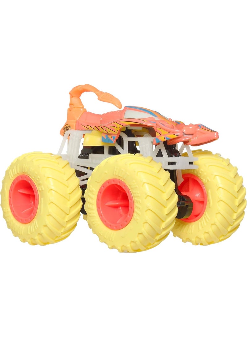 Hot Wheels لعبة شاحنة الوحش مصنوعة من المعدن تتوهج في الظلام مقياس 1:64 - قطعة واحدة فقط، متنوعة - Image 4