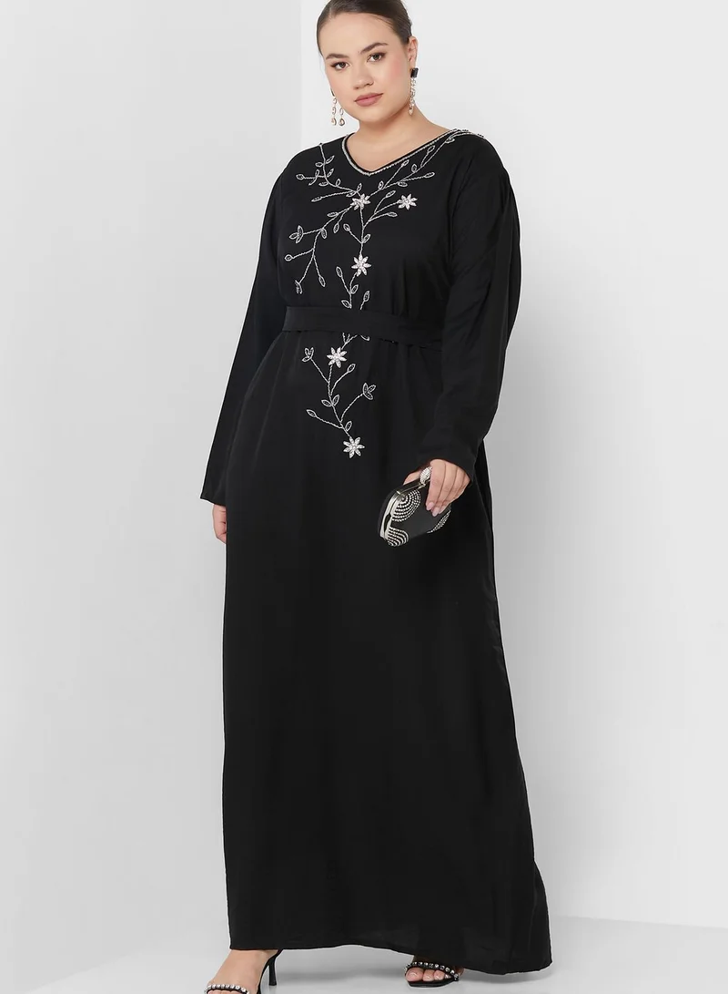 Hayas Closet Curve V-Neck Embellished Jalabiya