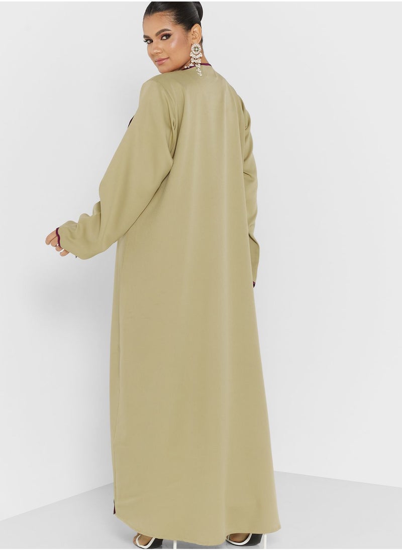 Contrast Front And Sleeves Detail Abaya - pzsku/Z79AF89A38F231C5F1B2EZ/45/_/1698978035/cec3af14-3e03-492d-b38d-02f834fbb107