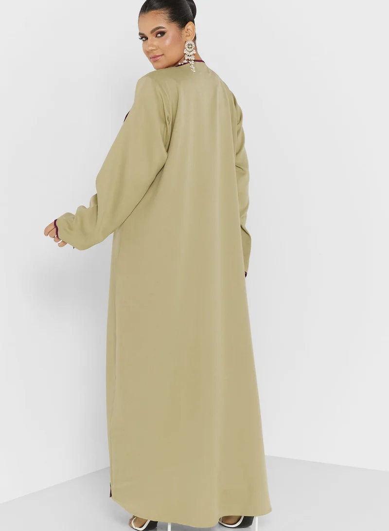 hayas closet Contrast Front And Sleeves Detail Abaya