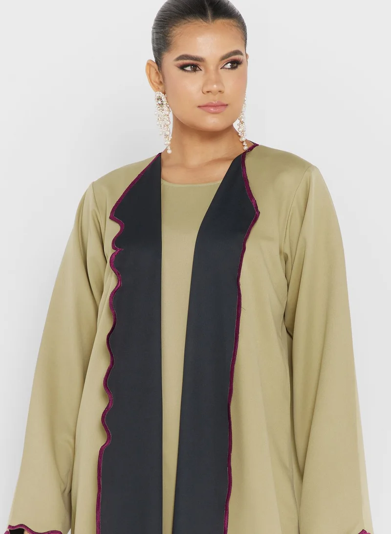 hayas closet Contrast Front And Sleeves Detail Abaya