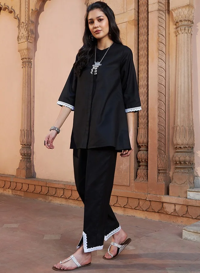SASSAFRAS Black Lace Detail Kurti with Trousers for Women