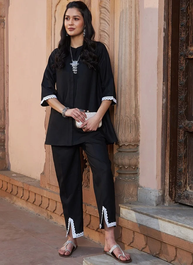 SASSAFRAS Black Lace Detail Kurti with Trousers for Women