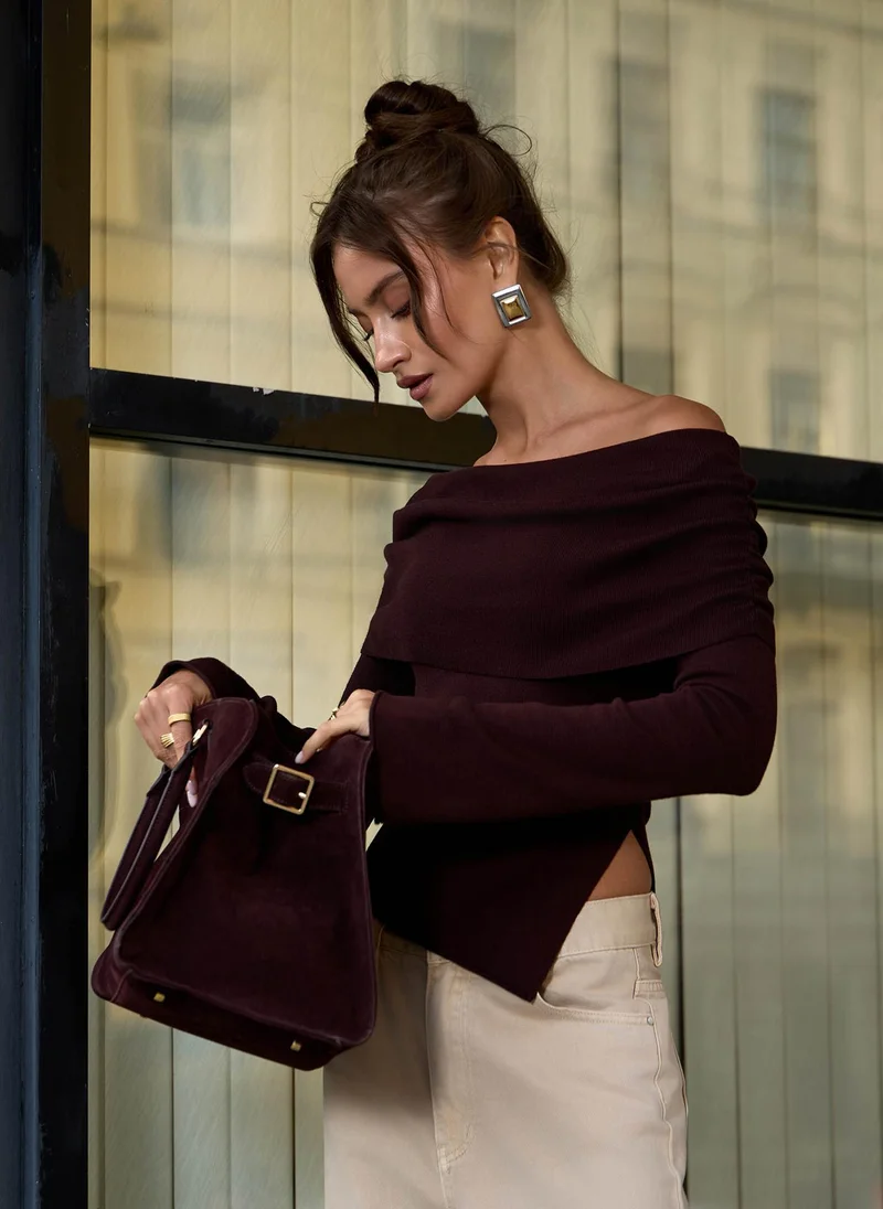 Lichi Knitted jumper with open shoulder line