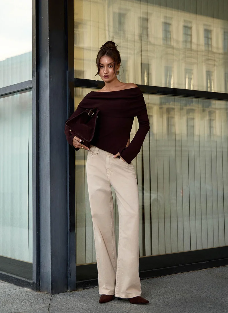 Lichi Knitted jumper with open shoulder line