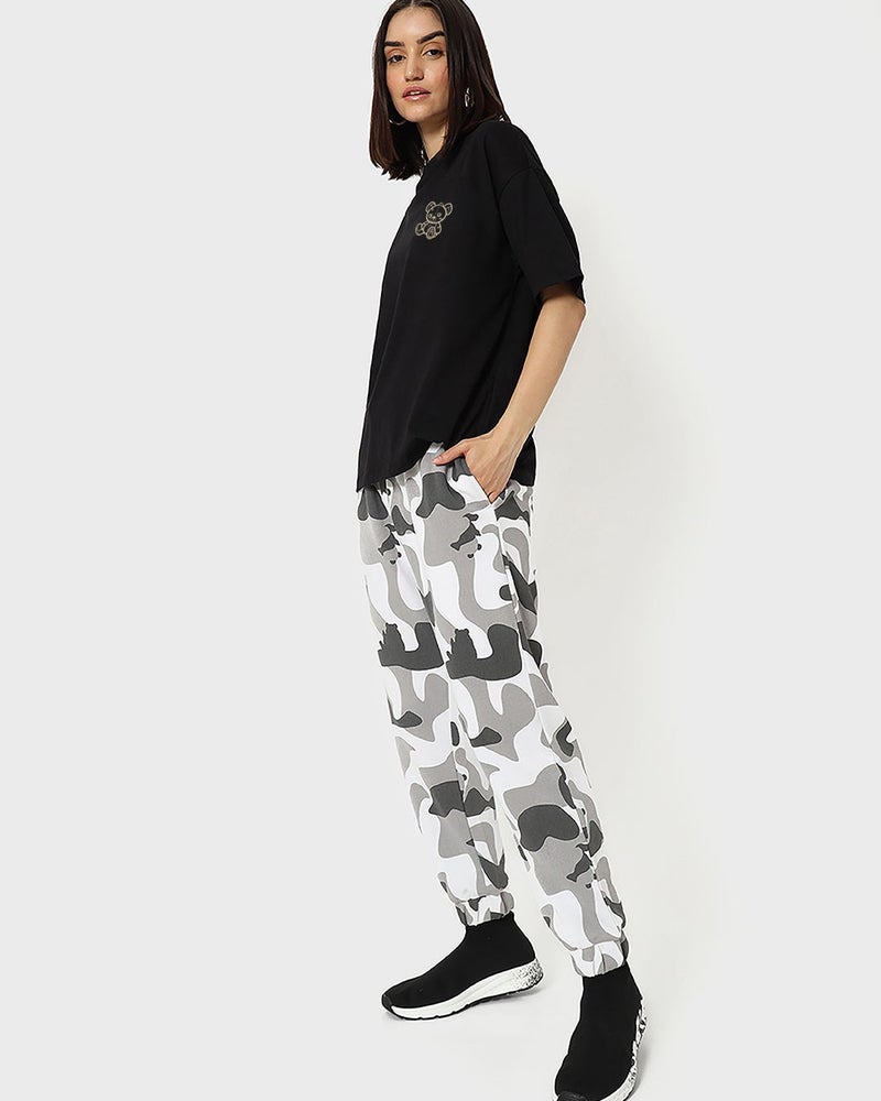 bewakoof Women's Black Bearly Awake Graphic Printed Oversized T-shirt - Image 5