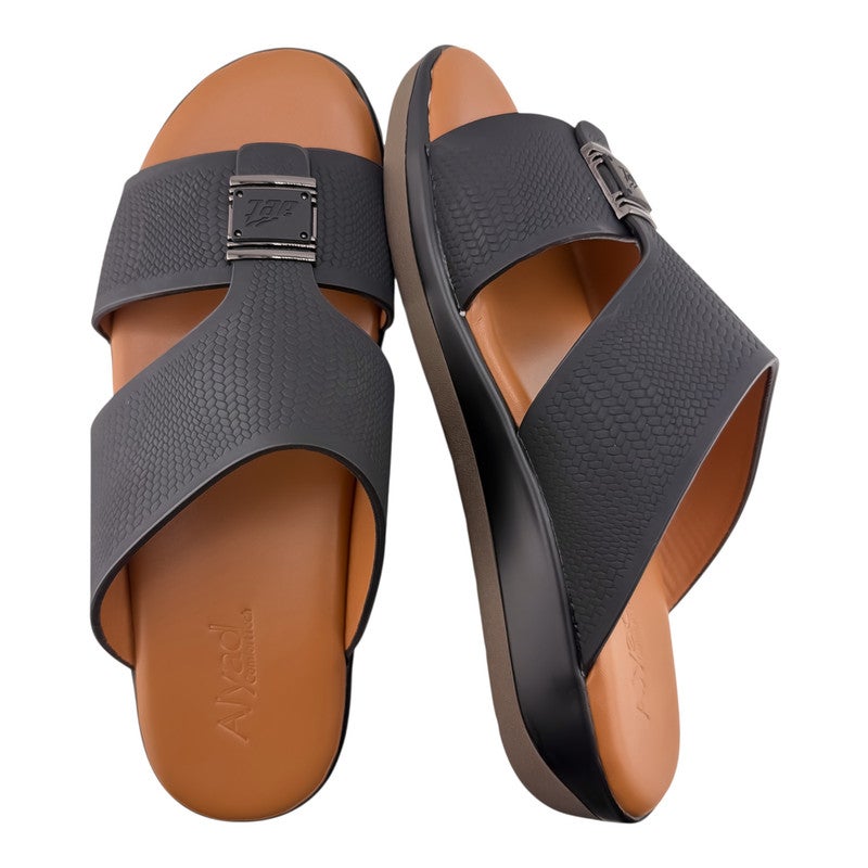 إيت صندل عربي يدوي الصنع للرجال من AET | شبشب رجالي خارجي | شبشب مفتوح من الأمام للاستخدام اليومي | جلد عربي أصلي مع ابزيم| تصميم عربي جديد | نعل داخلي بني| مريح وخفيف الوزن - Image 2