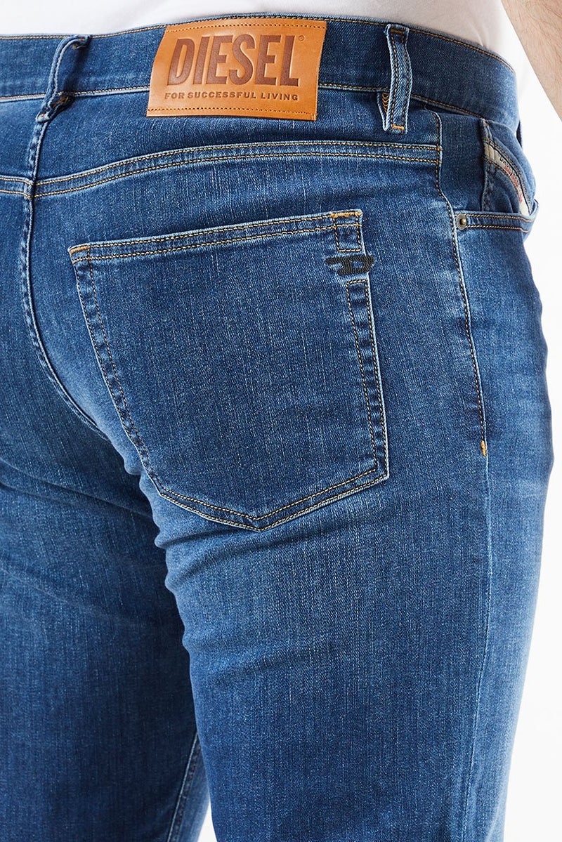 DIESEL جينز رجالي بقصة ضيقة مغسول وقابل للتمدد، أزرق - Image 3