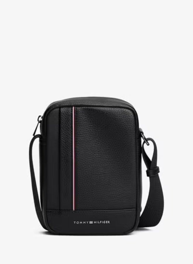 central logo detail messenger bag