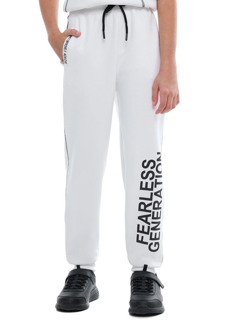 فكتور اند جين طقم هودي وبنطلون رياضي مريح للأولاد بلون أبيض مائل للصفرة - Image 5