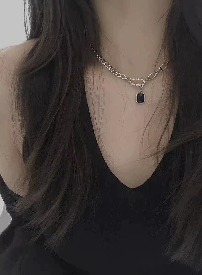 Goolsky Minimalist Black Gemstone Pendant Necklace for Women – Dainty Sweet-Cool Style, High-End Simple Clavicle Chain Jewelry  - Image 2