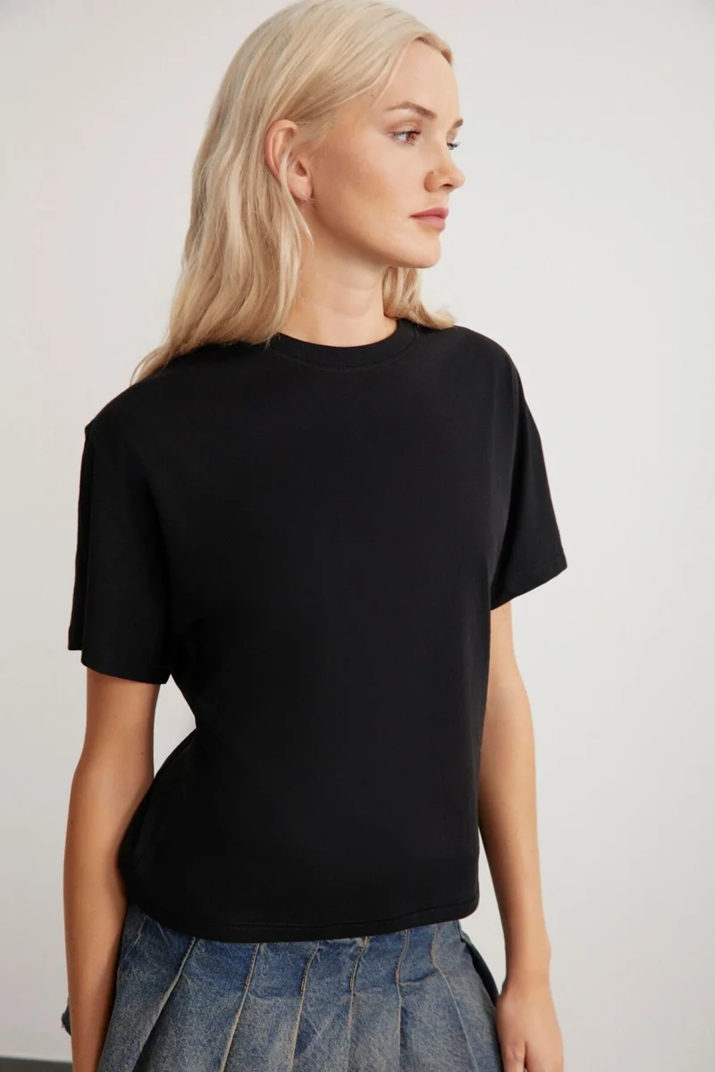 جريميلانج Lottie Women's 100% Organic Cotton Regular Fit Crew Neck Basic Short Sleeve Black T-shirt