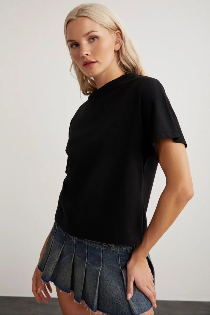 جريميلانج Lottie Women's 100% Organic Cotton Regular Fit Crew Neck Basic Short Sleeve Black T-shirt