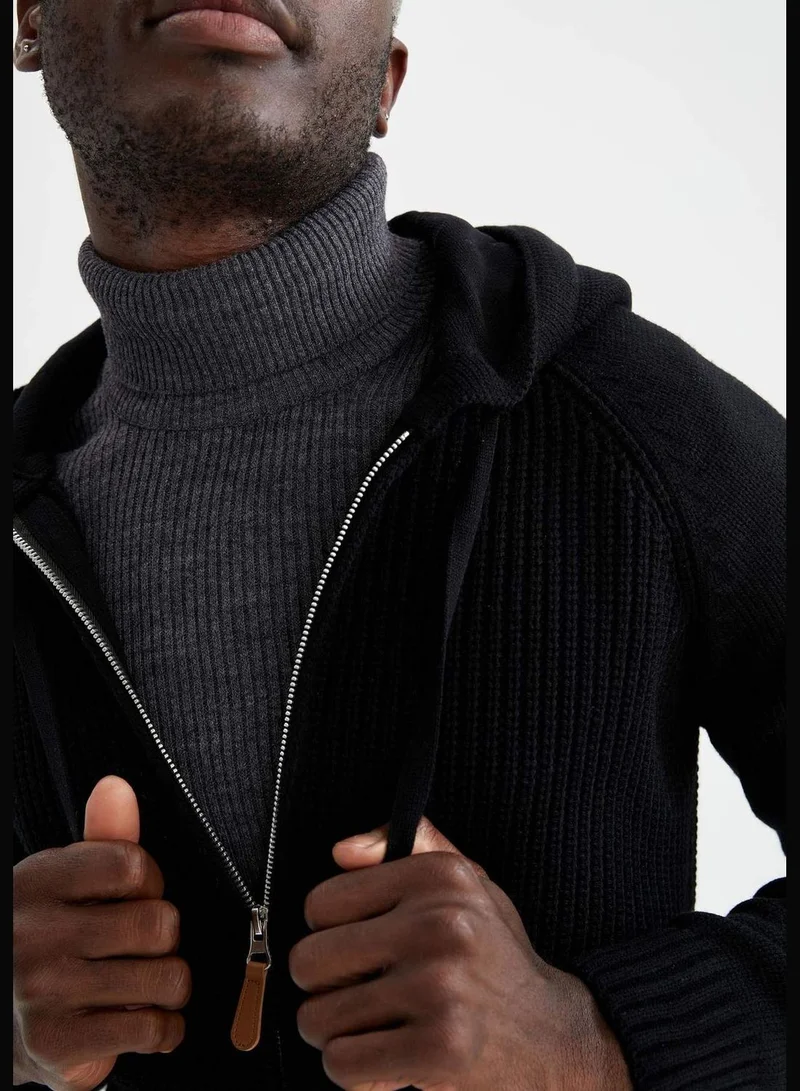 ديفاكتو Basic Zippered Hooded Cardigan
