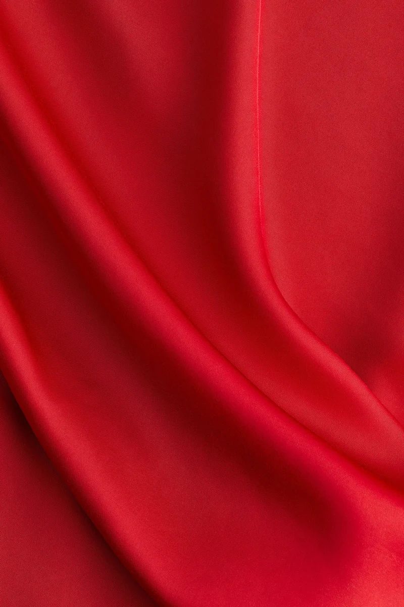 اتش اند ام تنورة ساتان من تشكيلة ماما