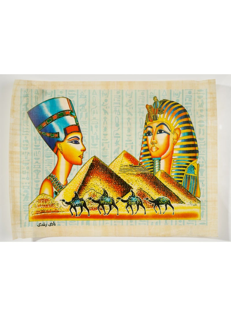 هاندرد بلس ورق بردي مصري طبيعي أصلي لوحة مقاس A3 كاملة مصنوع يدويًا في مصر من نبات البردي الحقيقي بتصميم نفرتيتي وتوت عنخ آمون مع أهرامات الجيزة مطبوع للديكور والهدايا التذكارية - Image 1