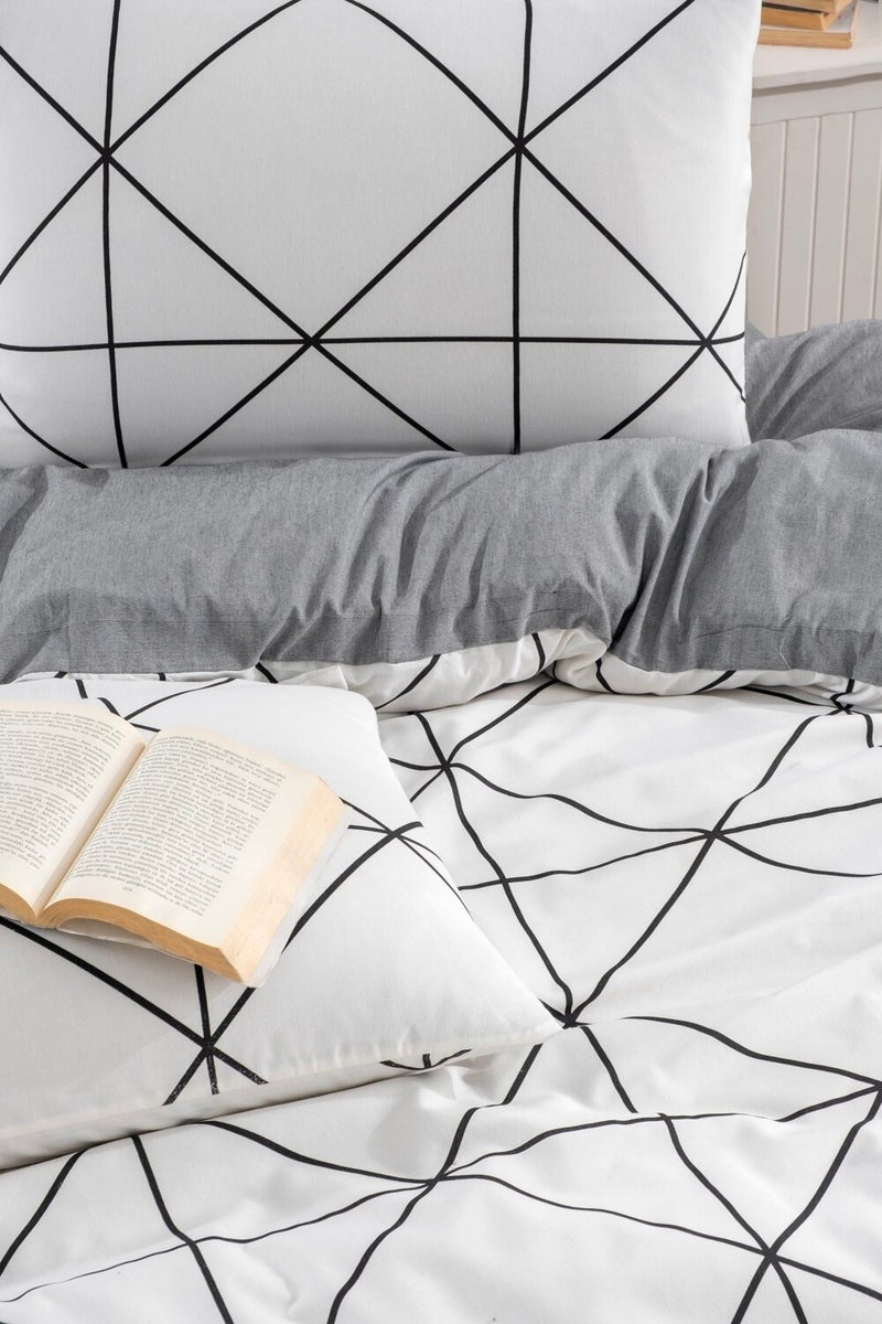 Valezium Letter Single Patterned Duvet Cover Set with Elastic Sheets and 1 Pillowcase  - Image 2