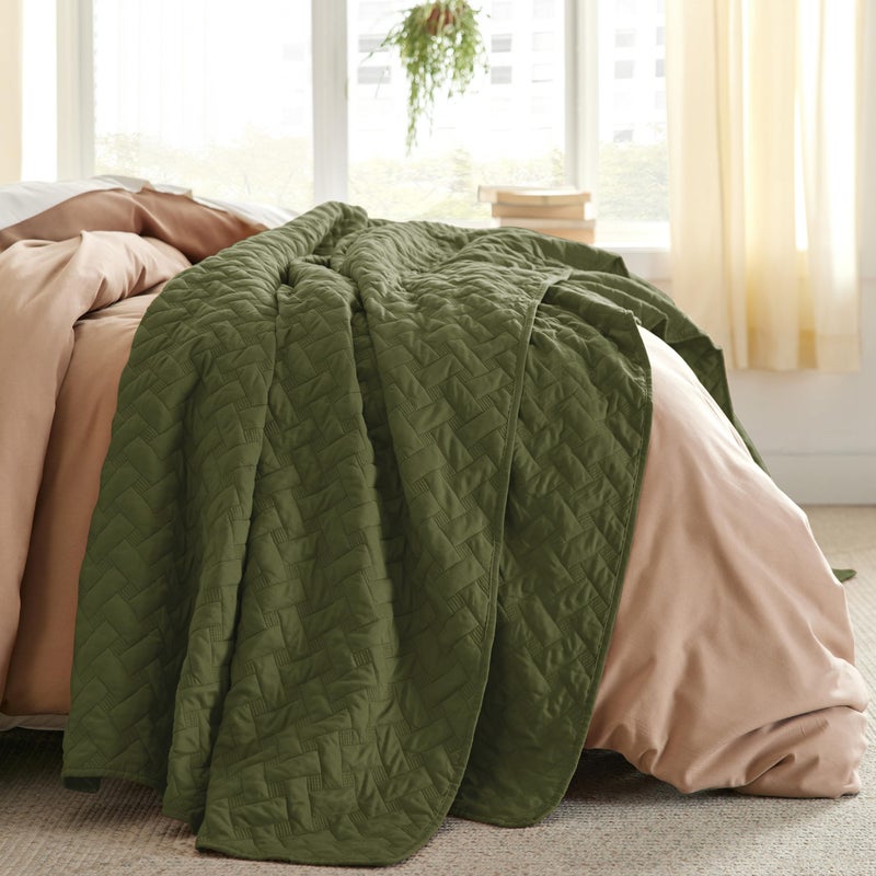 Bedsure Quilts King Size - Lightweight Bedspreads King Size with Basket Weave Pattern, Soft Quilt Bedding Set, Olive Green Comforter Set Coverlet for All Seasons with 2 Pillow Shams (106" x 96") - Image 2