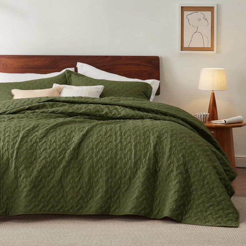 Bedsure Quilts King Size - Lightweight Bedspreads King Size with Basket Weave Pattern, Soft Quilt Bedding Set, Olive Green Comforter Set Coverlet for All Seasons with 2 Pillow Shams (106" x 96") - Image 1