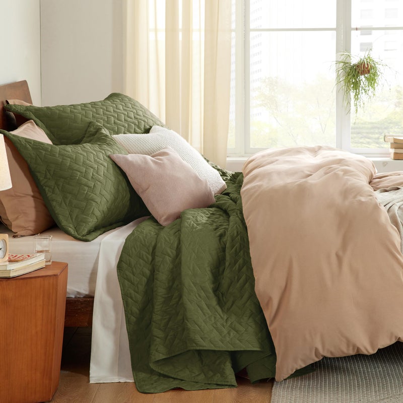 Bedsure Quilts King Size - Lightweight Bedspreads King Size with Basket Weave Pattern, Soft Quilt Bedding Set, Olive Green Comforter Set Coverlet for All Seasons with 2 Pillow Shams (106" x 96") - Image 4